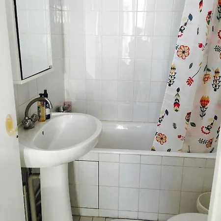 Apartment Located Flat In Saint-germain-des-pres