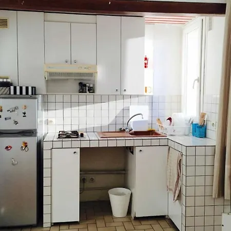 Apartment Located Flat In Saint-germain-des-pres Paris